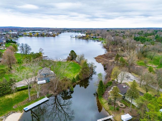 1888 Squaw Lagoon Drive, Oxford Twp, MI 48371