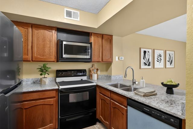 3109 Sondra Drive 107, Fort Worth, TX 76107