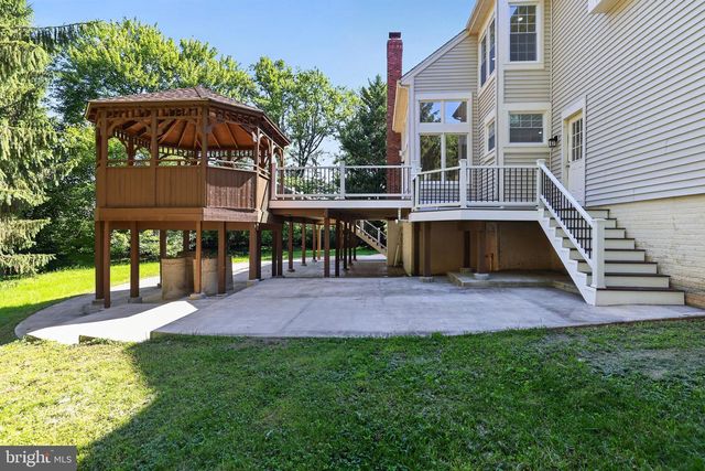 11 ARGOSY CT, Gaithersburg, MD 20878