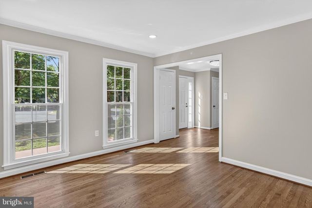 11 ARGOSY CT, Gaithersburg, MD 20878