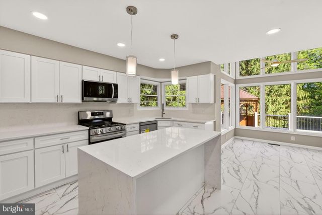 11 ARGOSY CT, Gaithersburg, MD 20878
