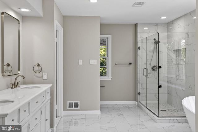 11 ARGOSY CT, Gaithersburg, MD 20878