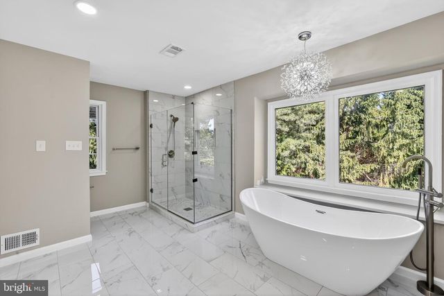 11 ARGOSY CT, Gaithersburg, MD 20878