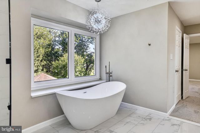 11 ARGOSY CT, Gaithersburg, MD 20878