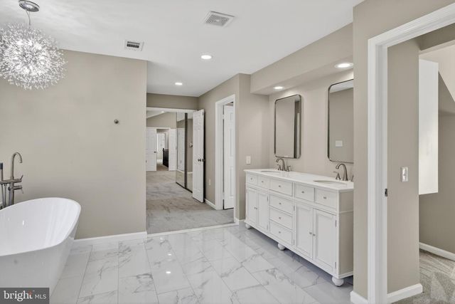11 ARGOSY CT, Gaithersburg, MD 20878