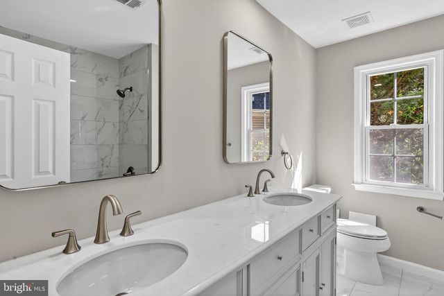 11 ARGOSY CT, Gaithersburg, MD 20878