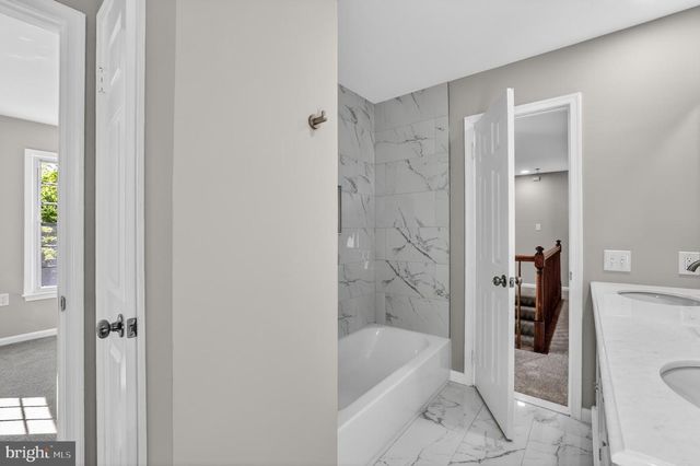 11 ARGOSY CT, Gaithersburg, MD 20878