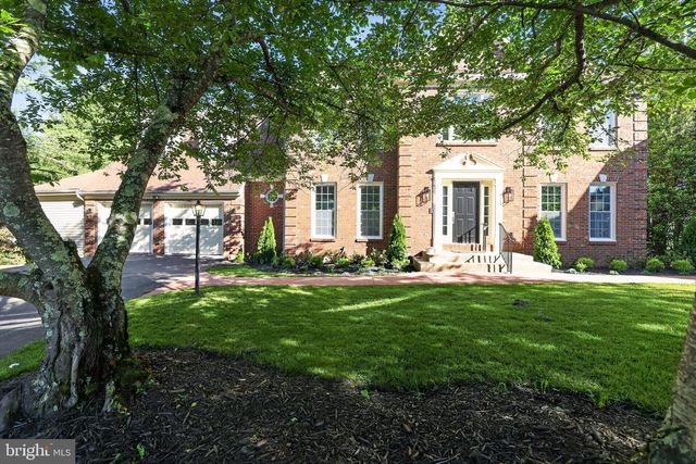 11 ARGOSY CT, Gaithersburg, MD 20878