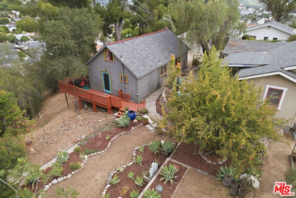 Image 15 of property listing at 1842 Phillips Way, Los Angeles, CA 90042