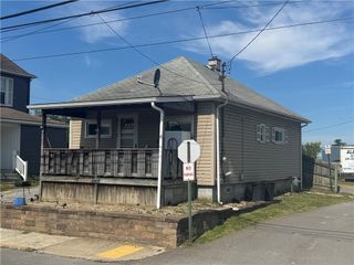 110 13th St, Conway, PA 15027