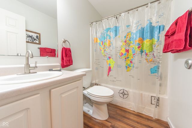 4613 Clairmont Drive, Columbus, IN 47203
