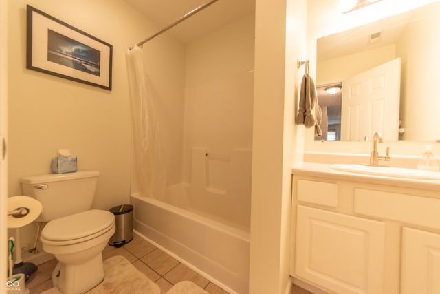 4613 Clairmont Drive, Columbus, IN 47203