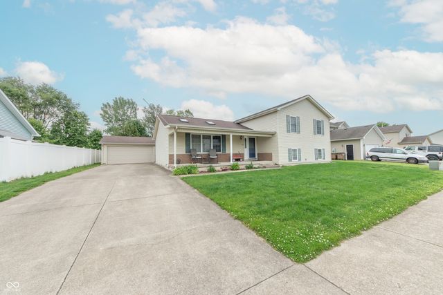 4613 Clairmont Drive, Columbus, IN 47203
