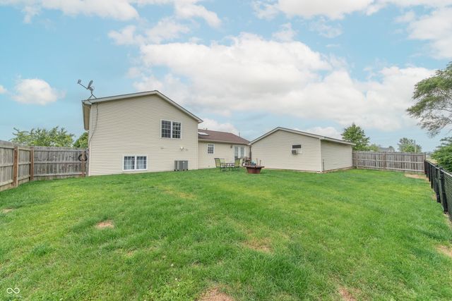 4613 Clairmont Drive, Columbus, IN 47203