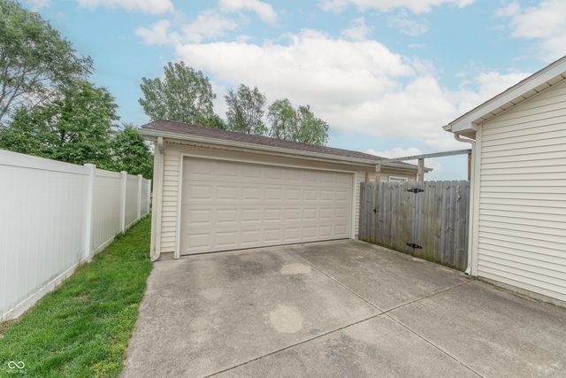 4613 Clairmont Drive, Columbus, IN 47203