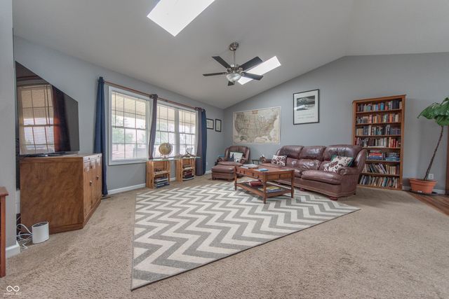 4613 Clairmont Drive, Columbus, IN 47203
