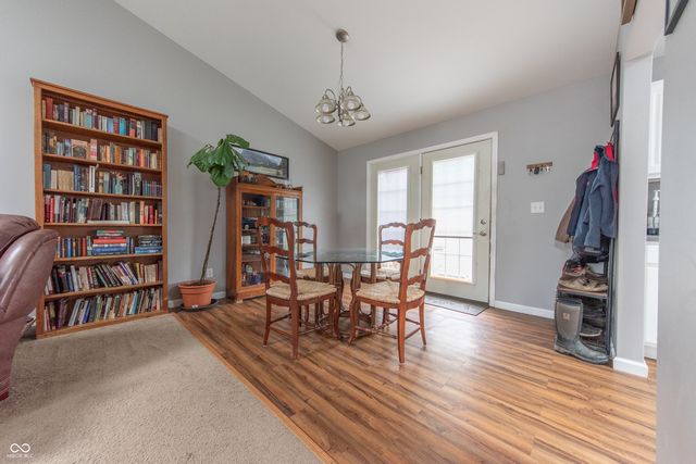 4613 Clairmont Drive, Columbus, IN 47203