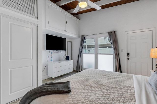 1129 SEASIDE DRIVE 7, Sarasota, FL 34242