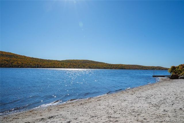 59 Deer Trail S, Greenwood Lake, NY 10925