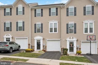 907 SUSAN CIR, North Wales, PA 19454