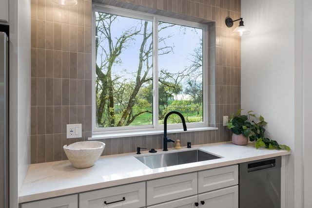 23638 Eaglepoint Ct, Auburn, CA 95602