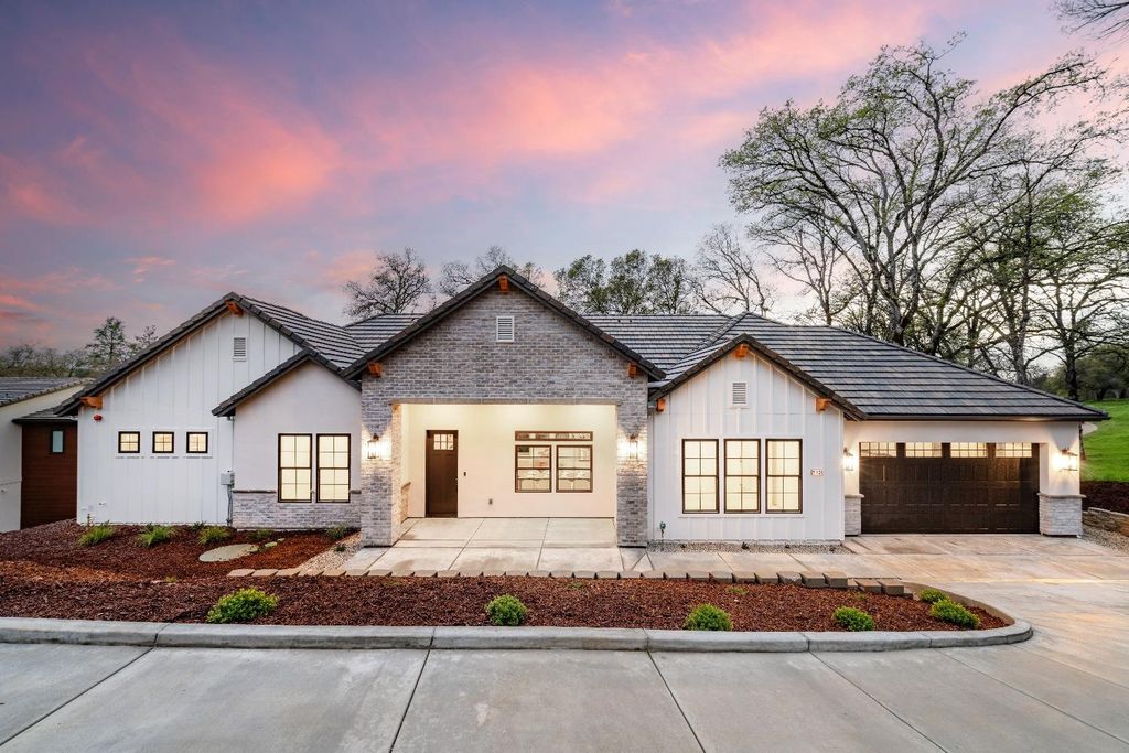 23638 Eaglepoint Ct, Auburn, CA 95602