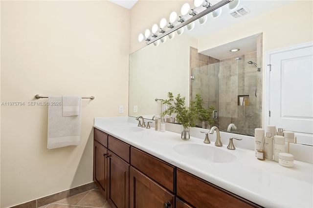 8140 Cascada Isles Dr, Cooper City, FL 33024