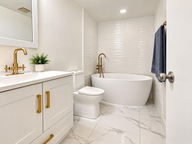 8630 NW 5th Terrace 16-208, Miami, FL 33126