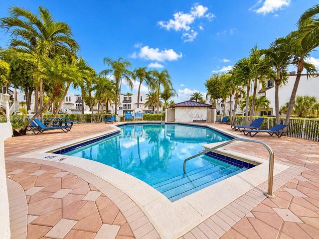 8630 NW 5th Terrace 16-208, Miami, FL 33126