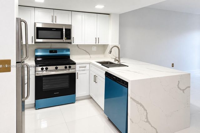 8630 NW 5th Terrace 16-208, Miami, FL 33126