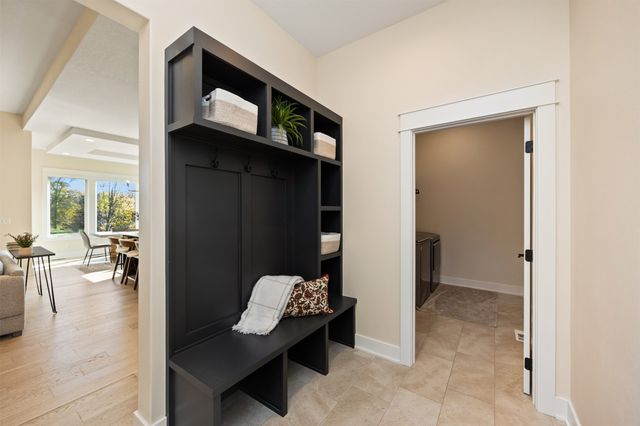 785 Canterbury Circle, Waukee, IA 50263