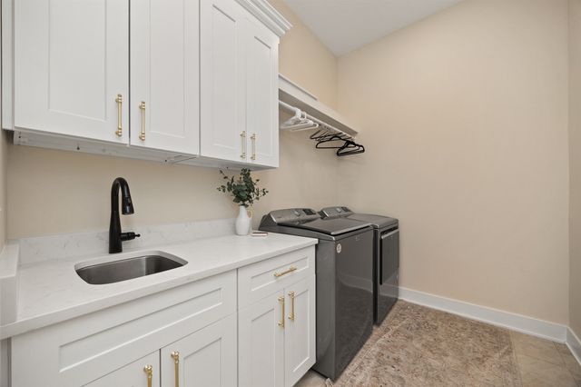 785 Canterbury Circle, Waukee, IA 50263