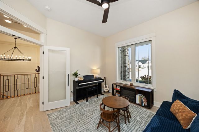 785 Canterbury Circle, Waukee, IA 50263