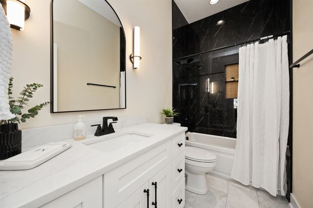 785 Canterbury Circle, Waukee, IA 50263