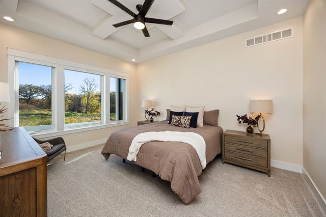 785 Canterbury Circle, Waukee, IA 50263