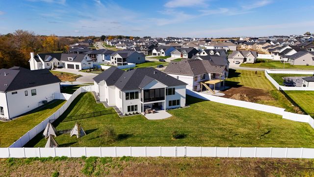 785 Canterbury Circle, Waukee, IA 50263