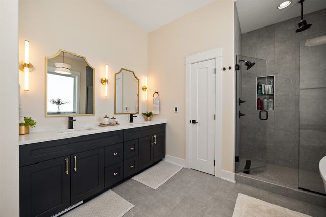 785 Canterbury Circle, Waukee, IA 50263