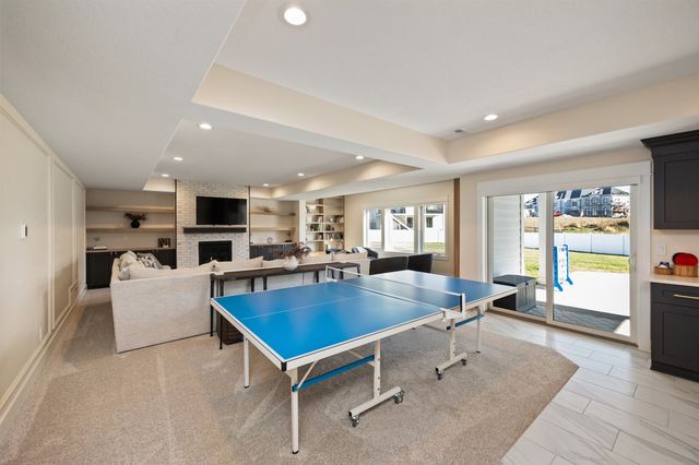 785 Canterbury Circle, Waukee, IA 50263