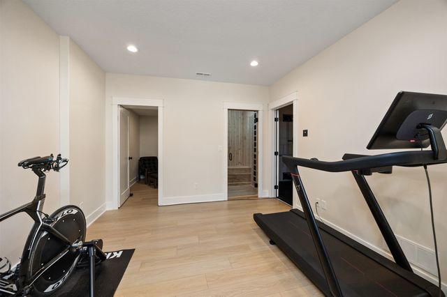 785 Canterbury Circle, Waukee, IA 50263