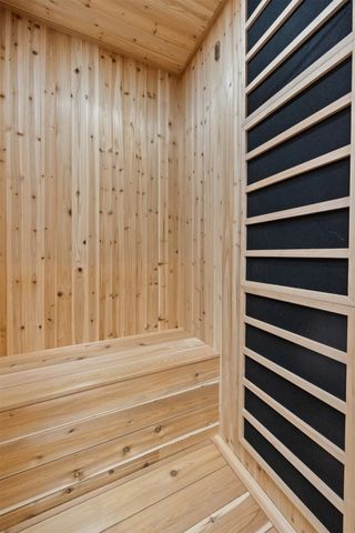 785 Canterbury Circle, Waukee, IA 50263