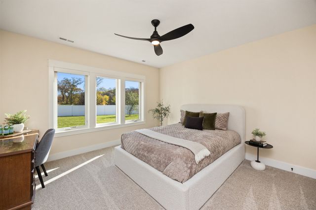 785 Canterbury Circle, Waukee, IA 50263