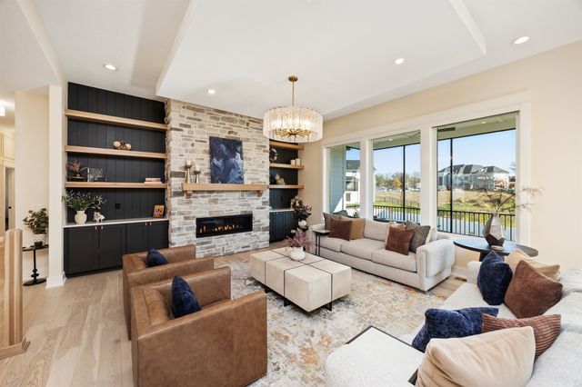 785 Canterbury Circle, Waukee, IA 50263