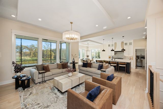 785 Canterbury Circle, Waukee, IA 50263