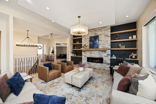 785 Canterbury Circle, Waukee, IA 50263