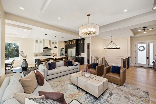 785 Canterbury Circle, Waukee, IA 50263