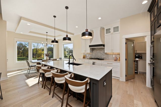 785 Canterbury Circle, Waukee, IA 50263