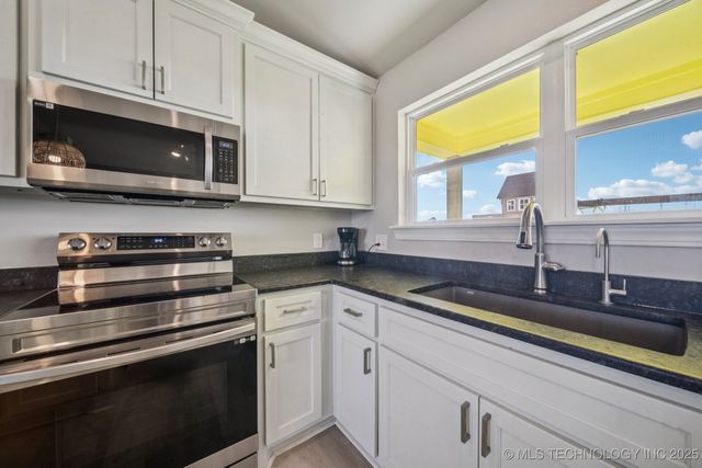 2152 E 430 Road, Adair, OK 74330