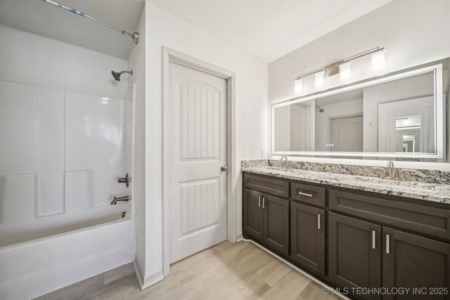 2152 E 430 Road, Adair, OK 74330