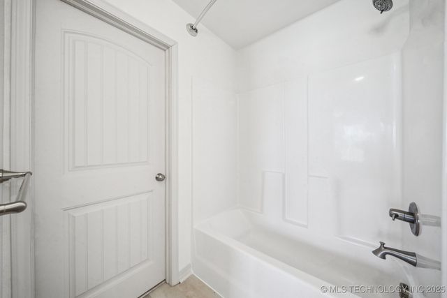 2152 E 430 Road, Adair, OK 74330