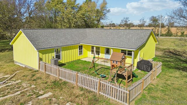 2152 E 430 Road, Adair, OK 74330